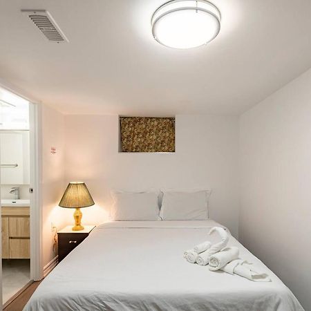 Simple & Tidy Private Rooms Toronto Bagian luar foto