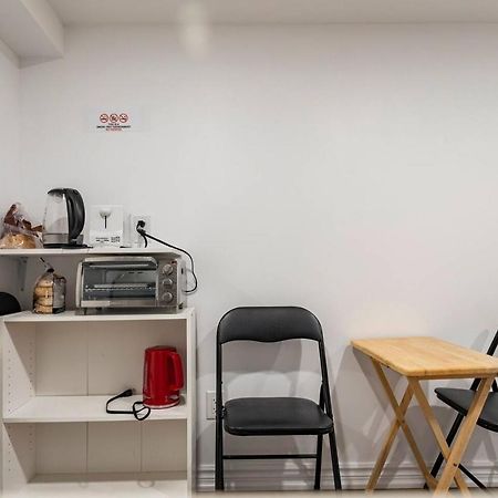 Simple & Tidy Private Rooms Toronto Bagian luar foto