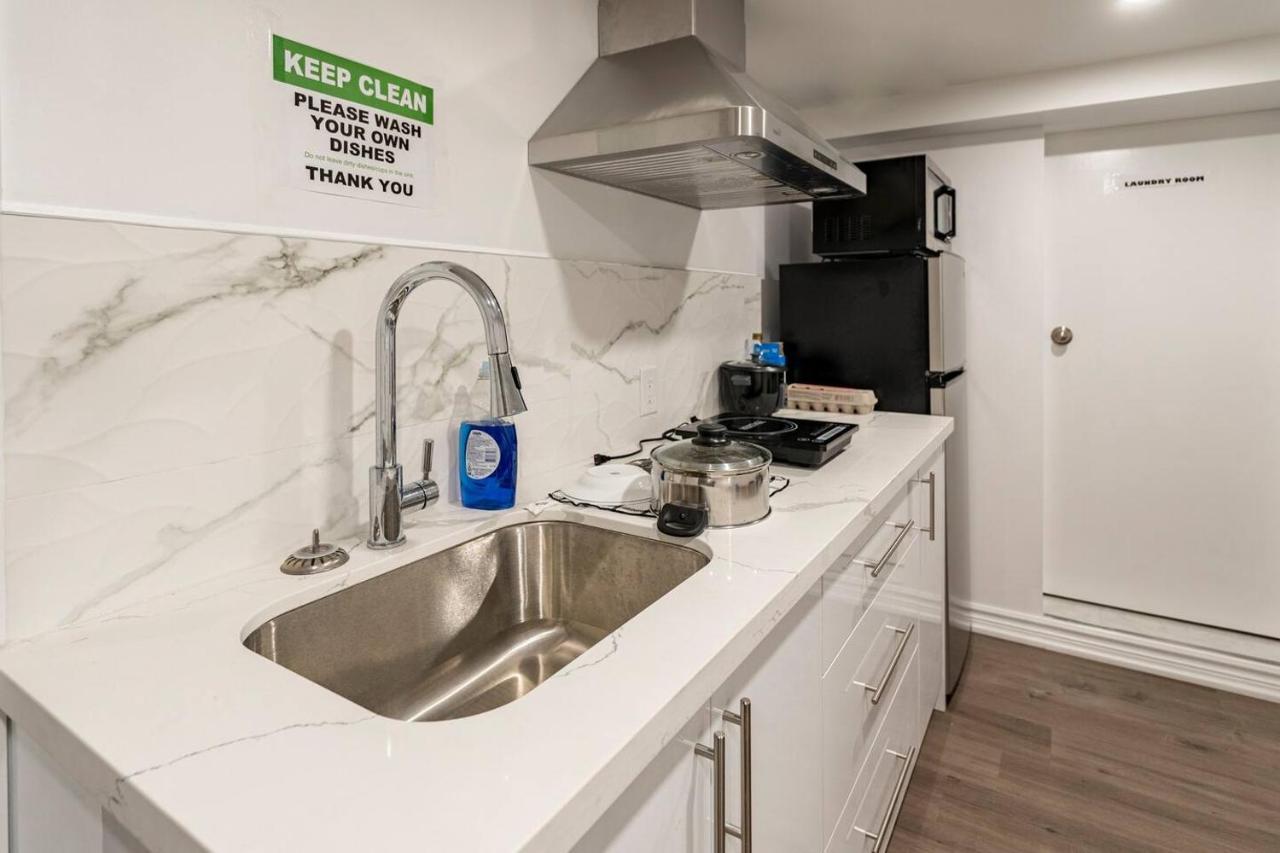Simple & Tidy Private Rooms Toronto Bagian luar foto