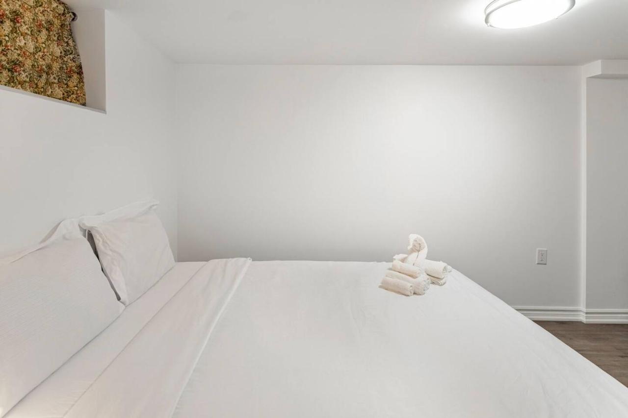 Simple & Tidy Private Rooms Toronto Bagian luar foto