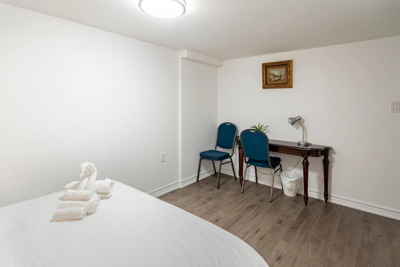 Simple & Tidy Private Rooms Toronto Bagian luar foto