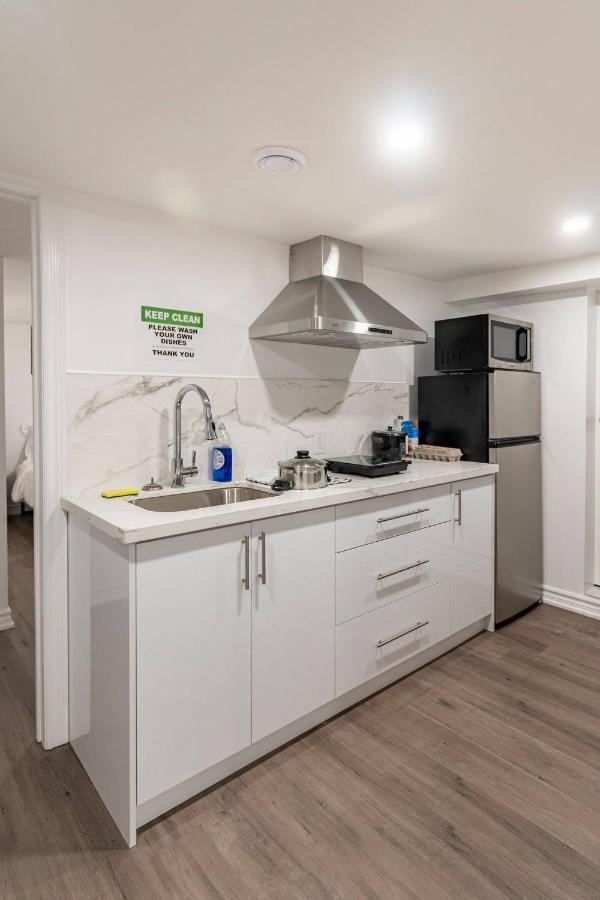 Simple & Tidy Private Rooms Toronto Bagian luar foto